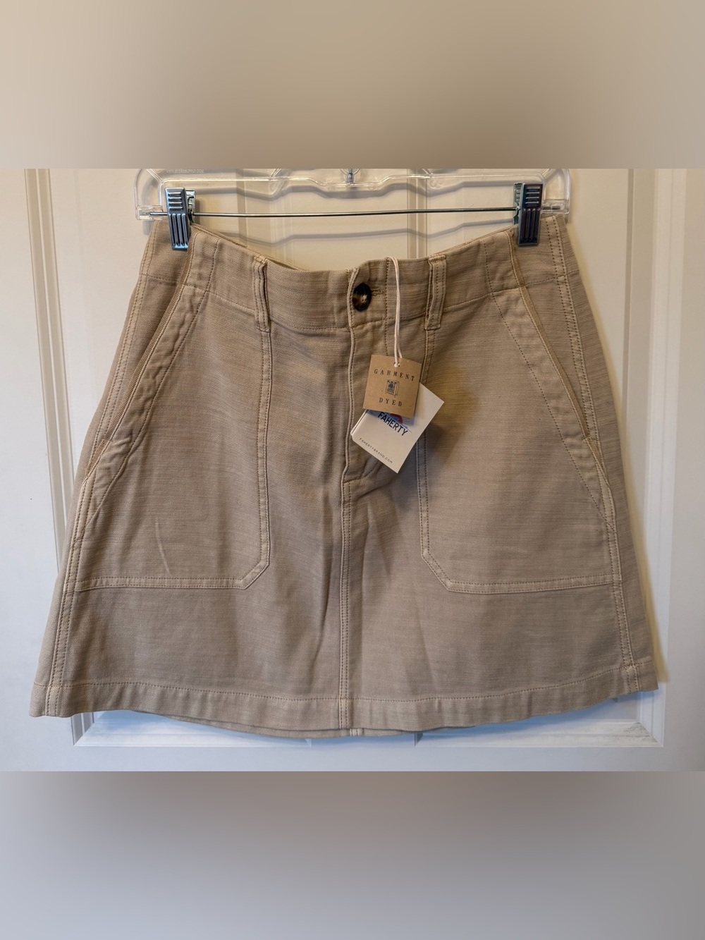 NWT Faherty High Waisted Stretch Cotton
Cargo Skirt, Size 8